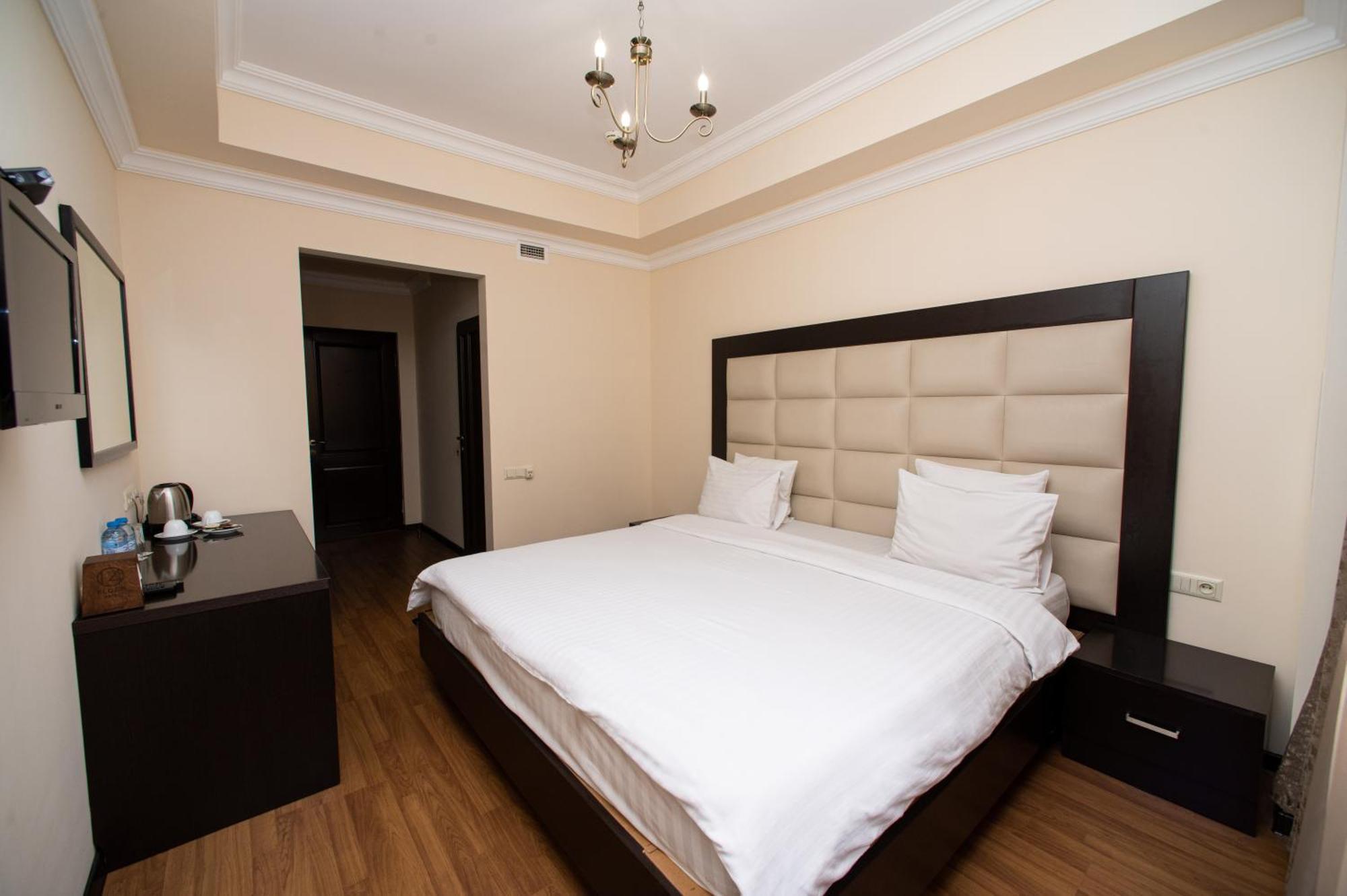 14 Floor Hotel Yerevan Ngoại thất bức ảnh
