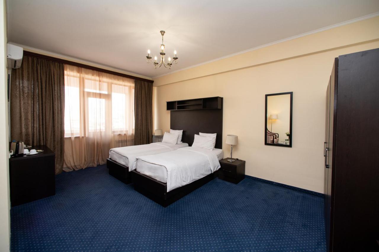14 Floor Hotel Yerevan Ngoại thất bức ảnh